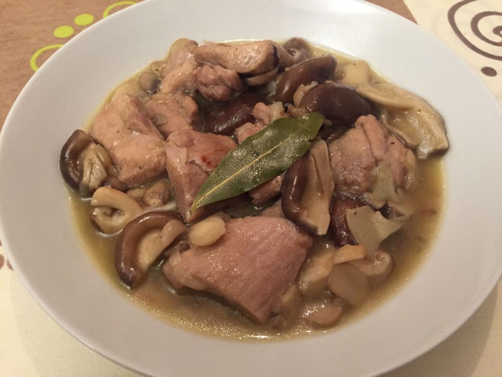 Pavo guisado con setas - Correr&Comer Blog de cocina y running para amantes de la comida y del deporte.